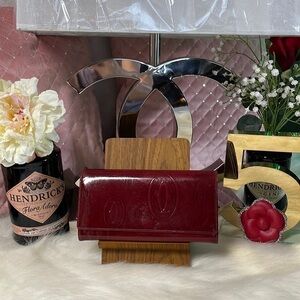 CARTIER MUST DE CARTIER HAPPY BIRTHDAY BORDEAUX PATENT LEATHER LONG WALLET